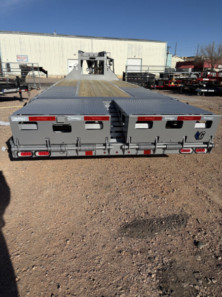 New 2025 Diamond C Trailers FMAX210 MR 25X102 Flatbed Trailer