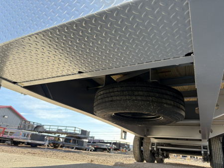 New 2025 Diamond C Trailers FMAX210 MR 25X102 Flatbed Trailer