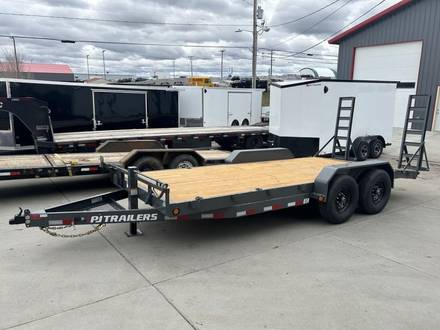 New 2024 PJ Trailers 6" Channel Equipment (CC) 18' Equipment Trailer