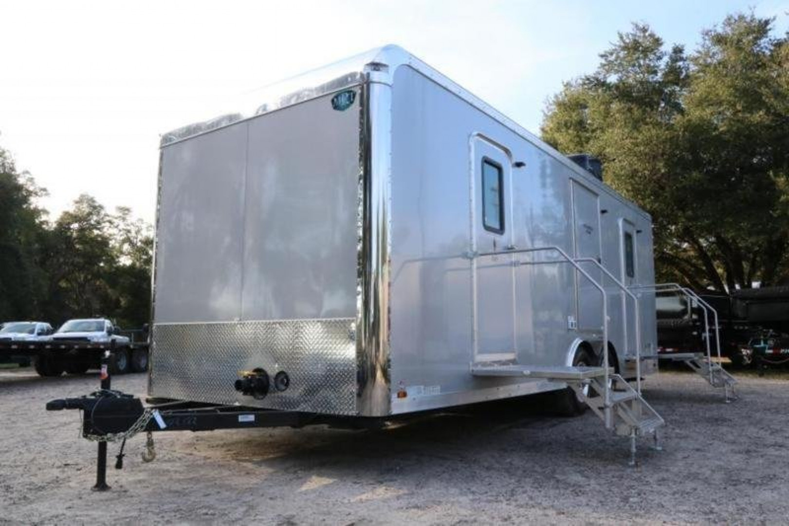 Used 2020 10 Station Restroom Trailer 10 Station Restroom Trailer