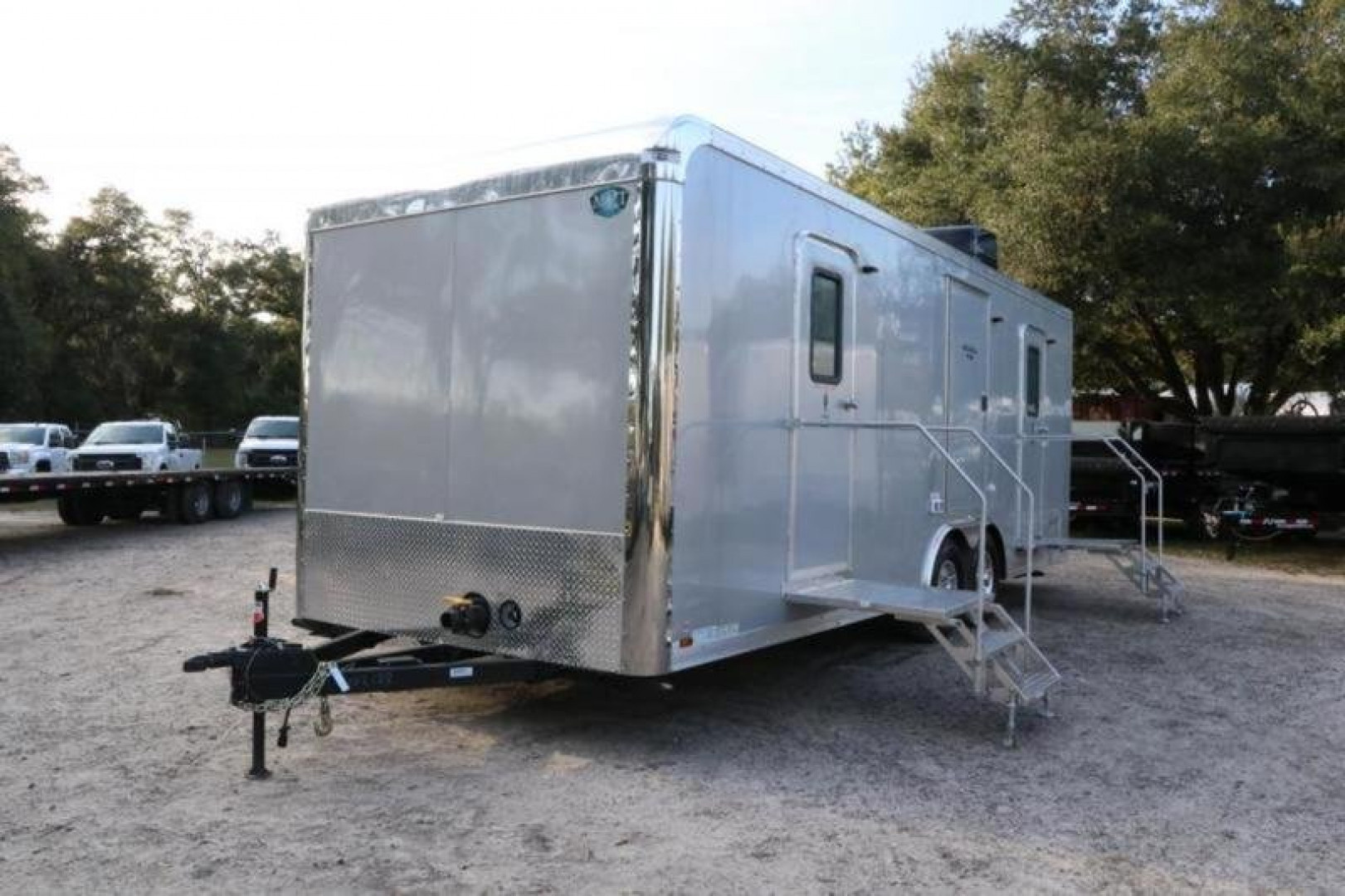 Used 2020 10 Station Restroom Trailer 10 Station Restroom Trailer