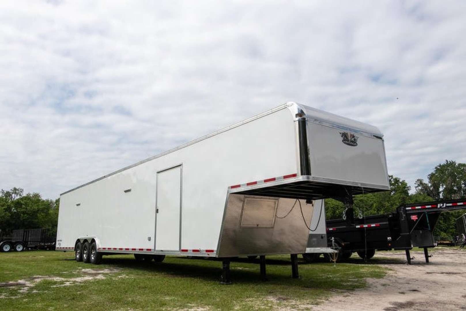 Gooseneck Trailer