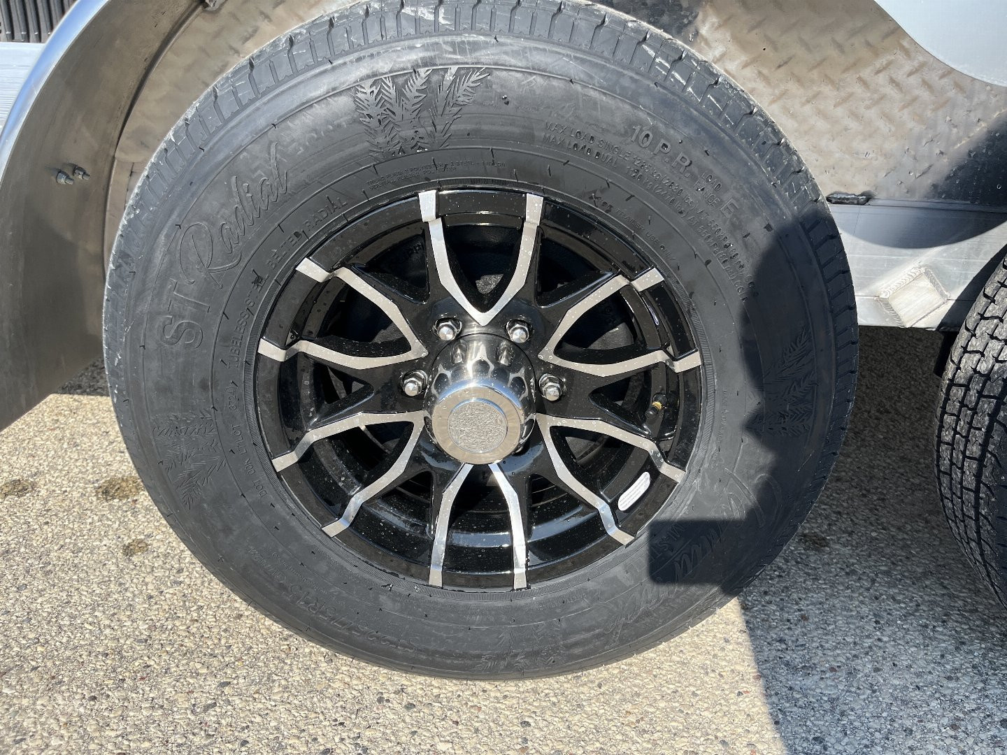 New 2026 Black Rhino *INCOMING* Aluminum 81"x22' CH722A-10K w/ Ramps, Toolbox and Stabilizer Jacks Car Hauler