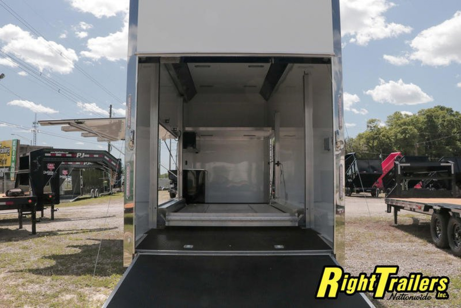 New 8.5x26 ATC Stacker Race Trailer STKAB8526+0-3T6.0K