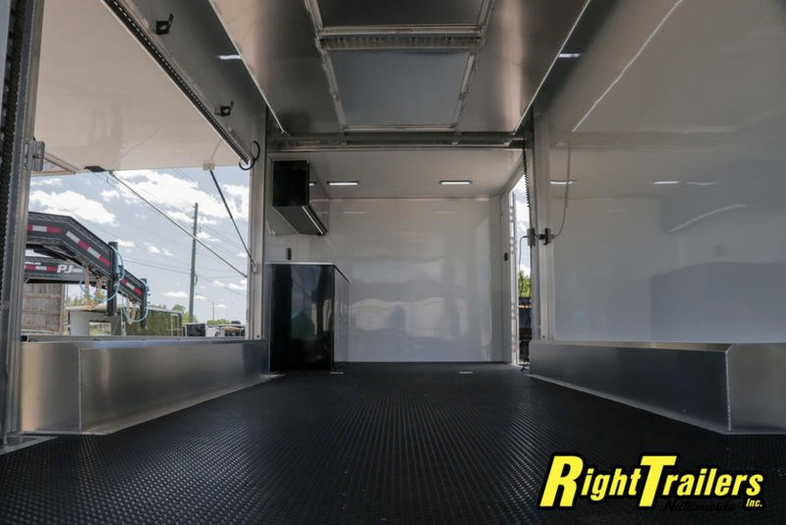 New 8.5x26 ATC Stacker Race Trailer STKAB8526+0-3T6.0K