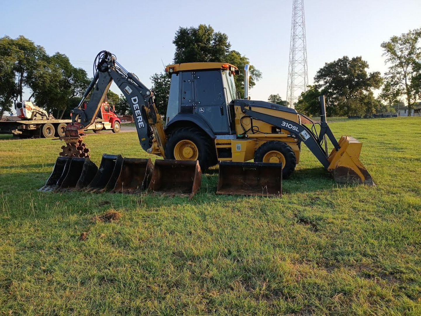 Used 2018 John Deere 310SL Backhoes