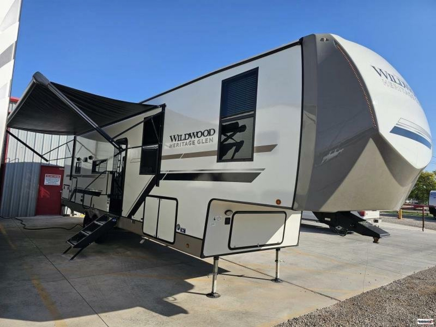 New 2025 Forest River 328BH Fifth Wheel