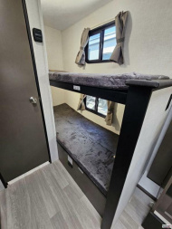 New 2024 Kz 181BH Travel Trailer