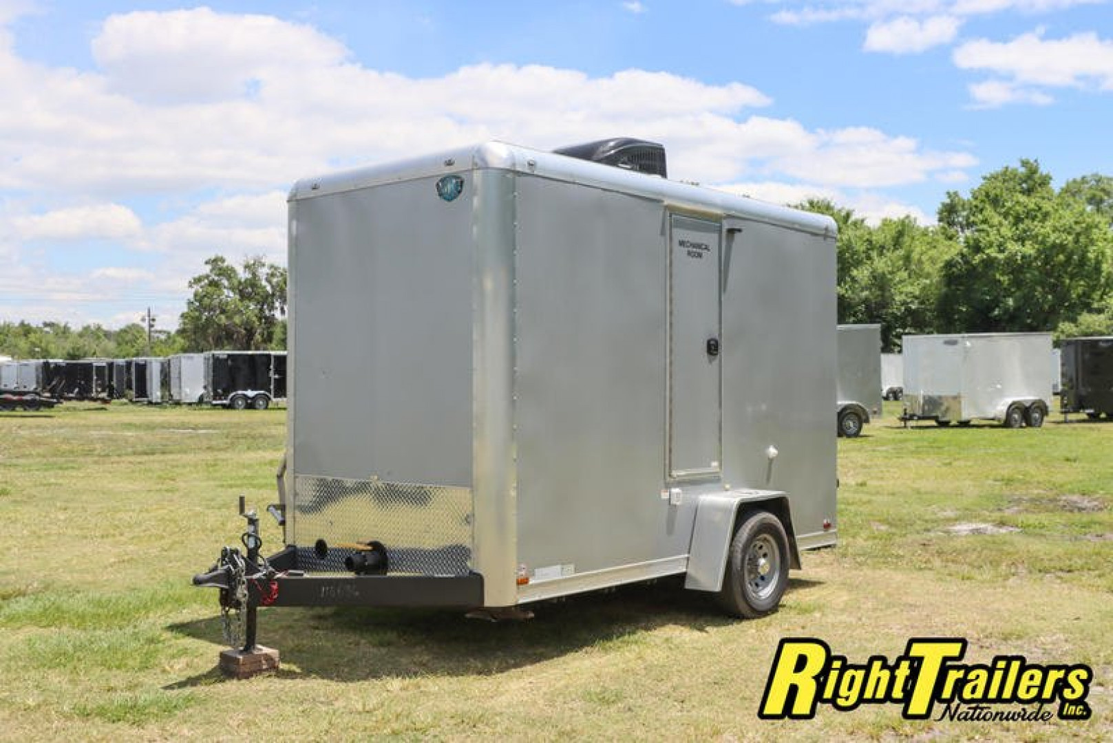 New 2022 2 Station Restroom Trailer CN2T612SA3