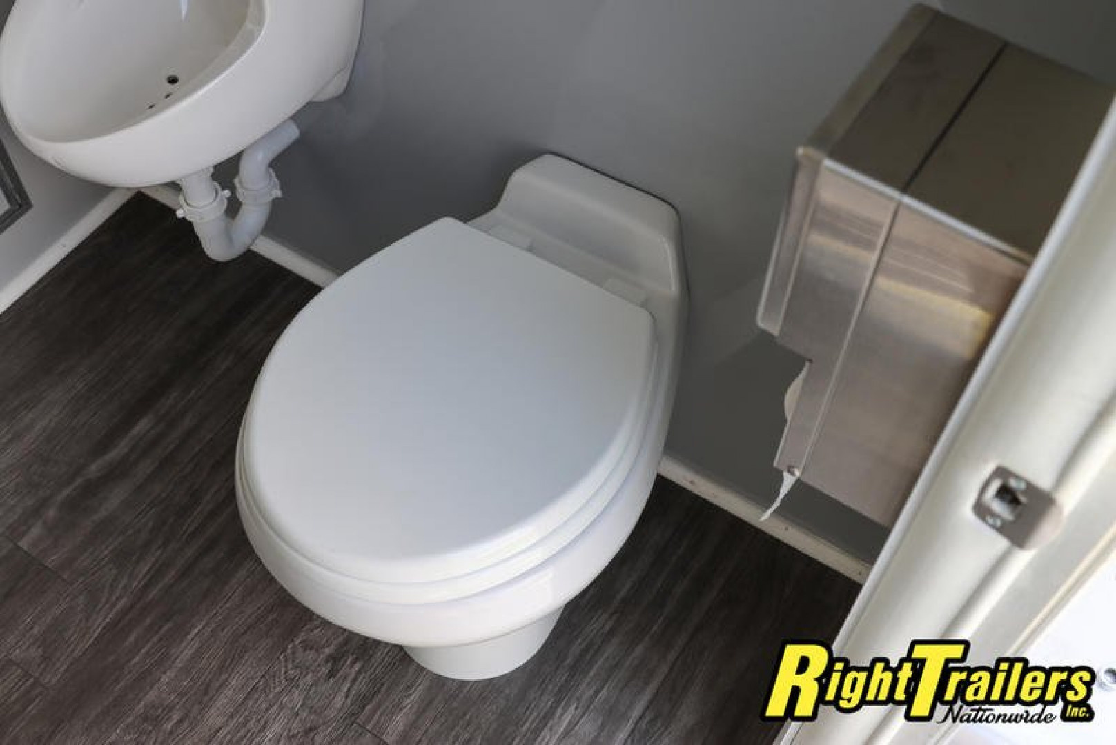 New 2022 2 Station Restroom Trailer CN2T612SA3