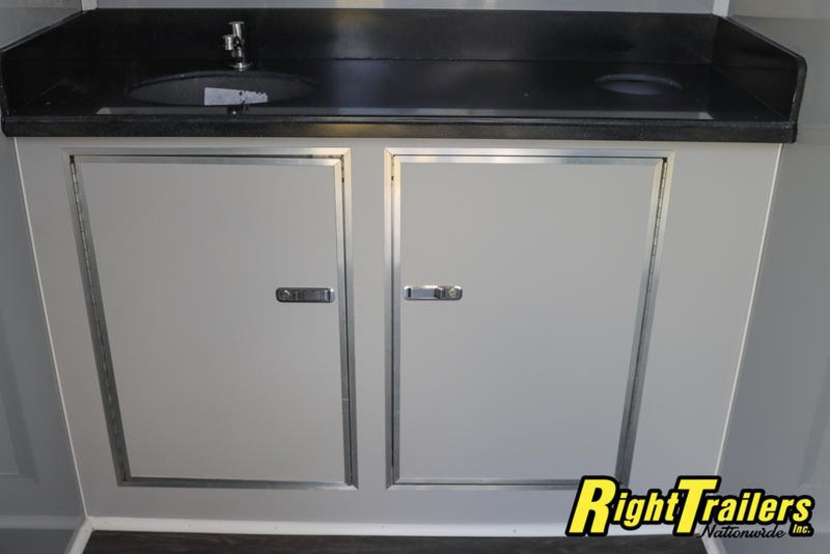 New 2022 2 Station Restroom Trailer CN2T612SA3