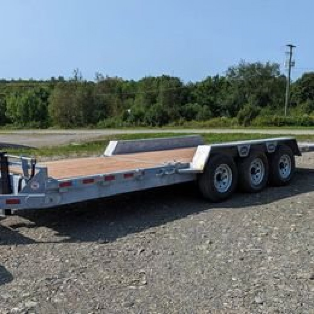 New 2025 LWL Trailers 22' Triaxle Split Tilt Tilt Trailer