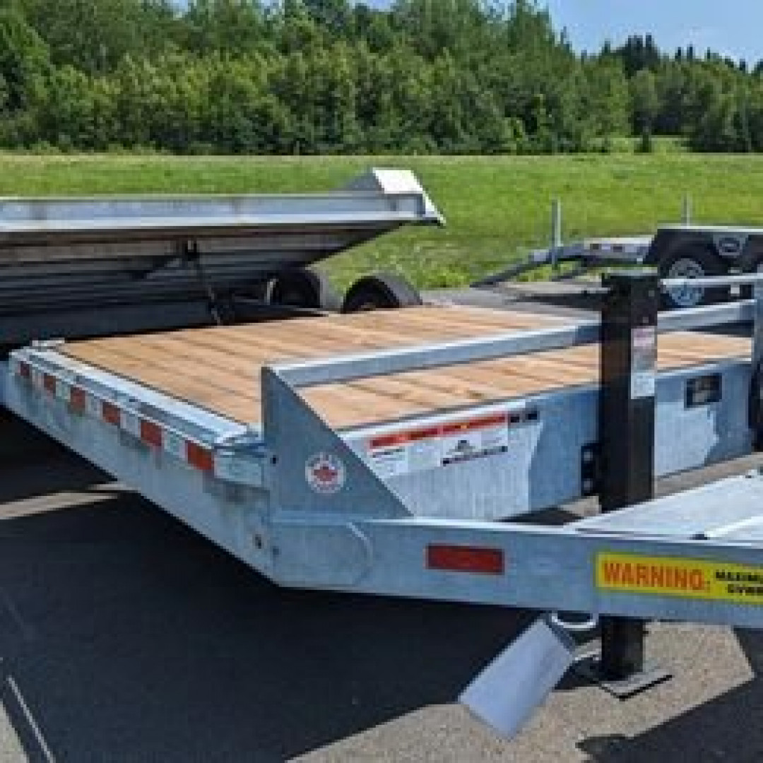 New 2025 LWL Trailers 22' Triaxle Split Tilt Tilt Trailer