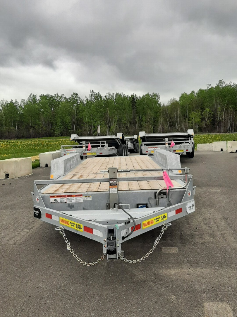 New 2025 LWL Trailers 22' Triaxle Split Tilt Tilt Trailer