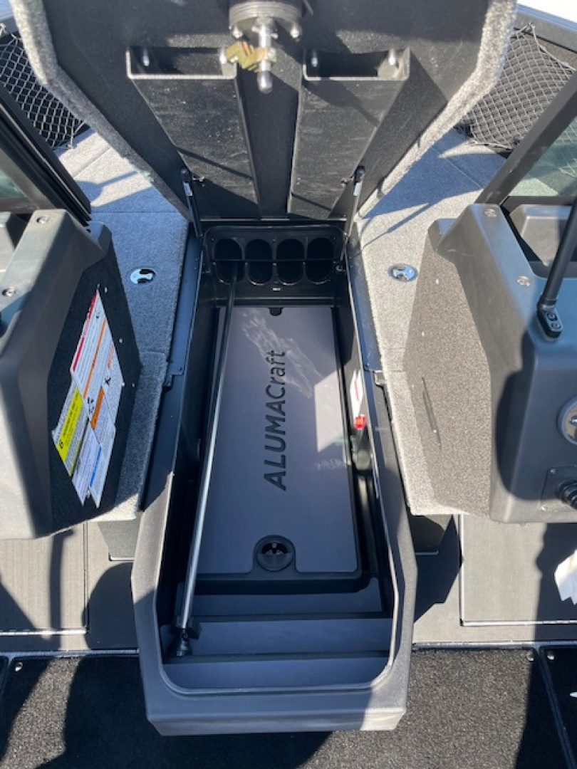 New 2025 Alumacraft Competitor 175 X SP FSX Fishing Boat