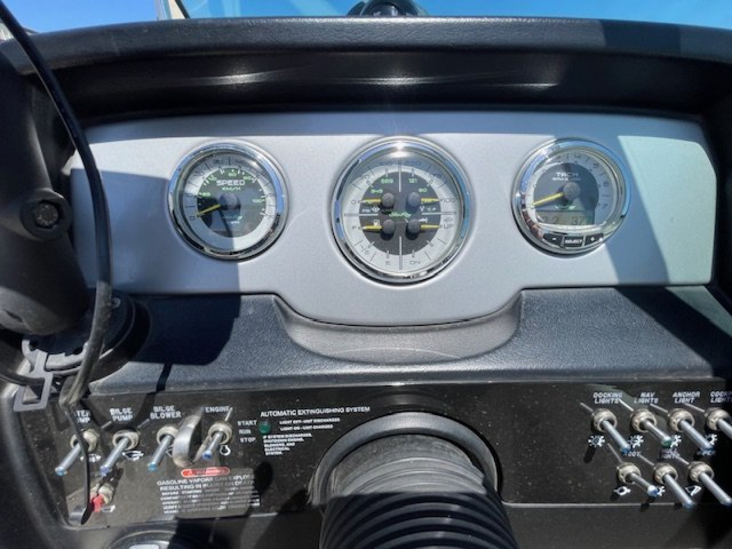 Used 2010 Sea Ray 220 Sundeck Deck Boat