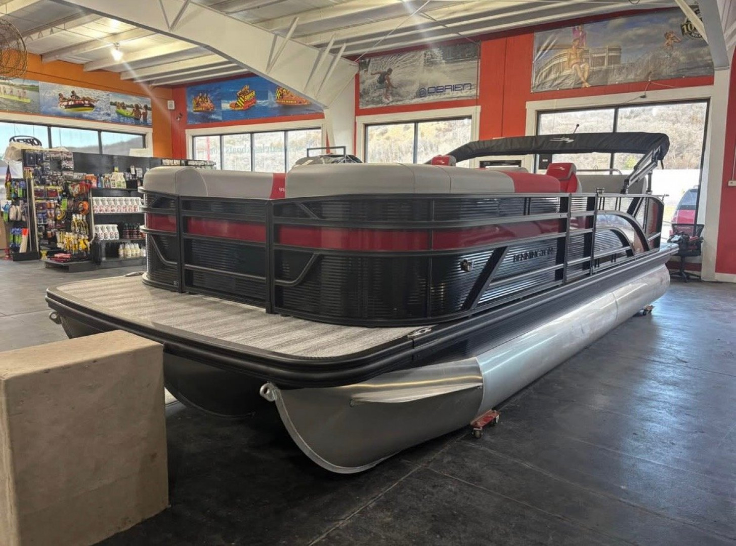 New 2025 Bennington 22SSB Pontoon Boat