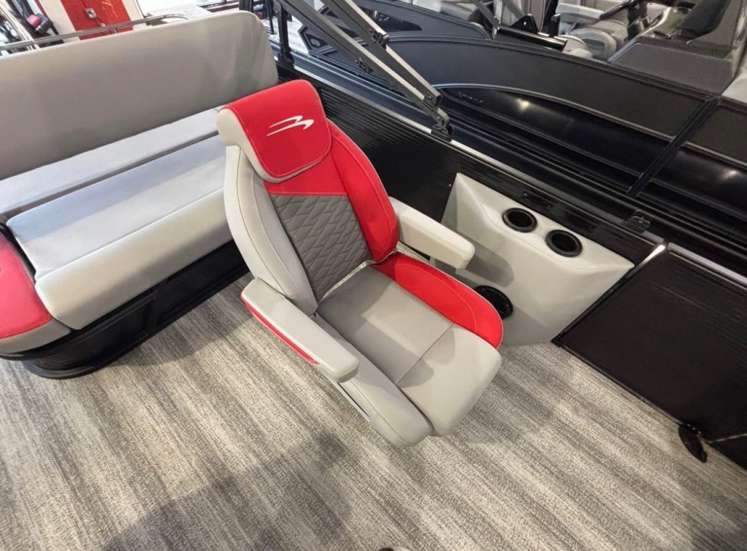 New 2025 Bennington 22SSB Pontoon Boat