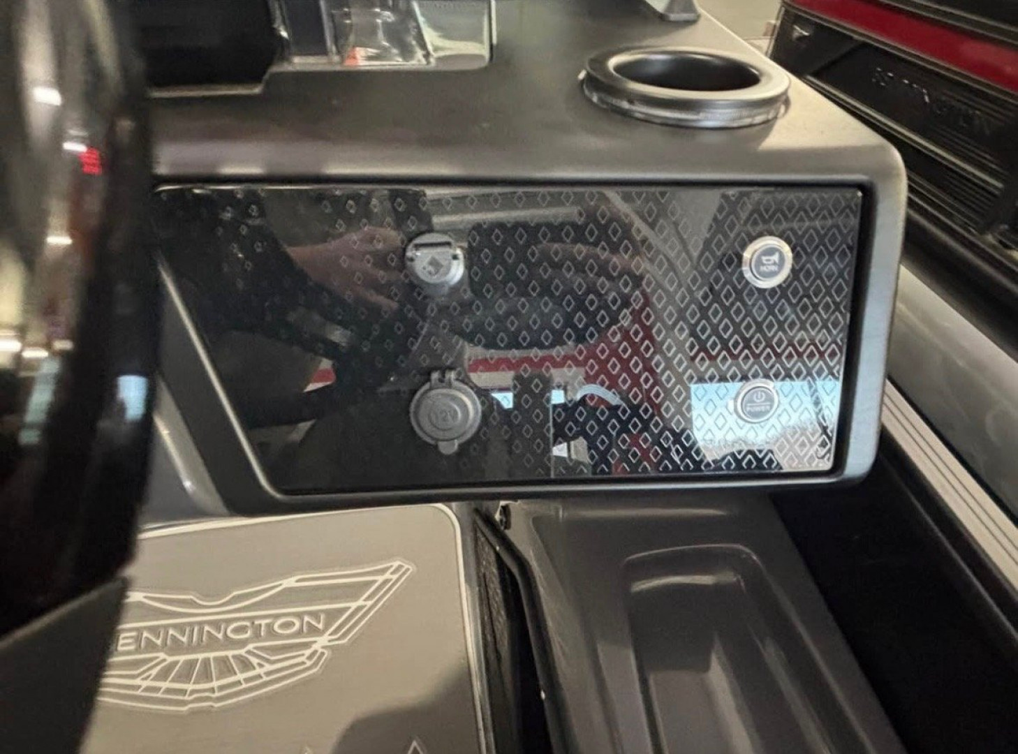 New 2025 Bennington 24MFB Pontoon Boat