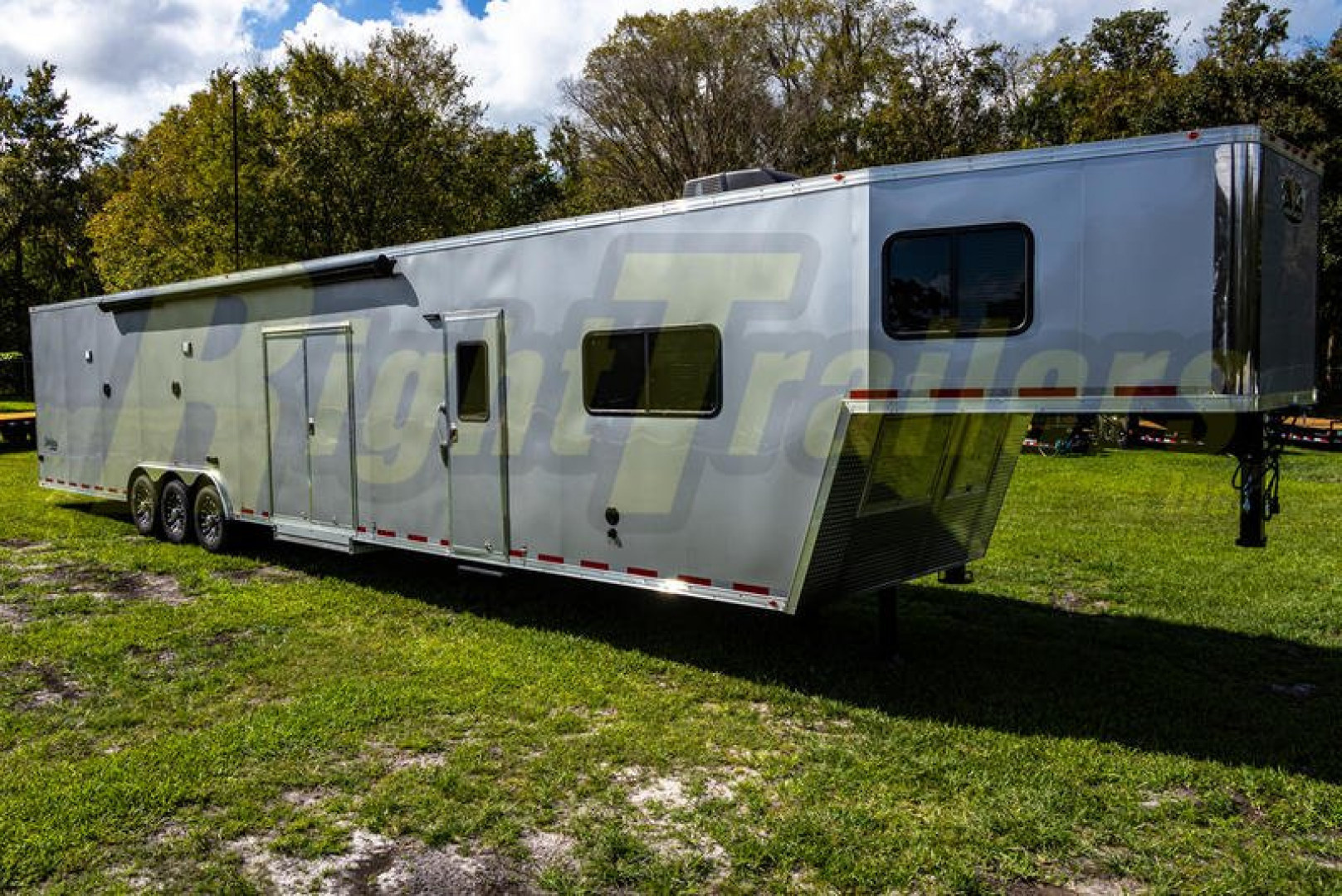 Gooseneck Trailer photo 3