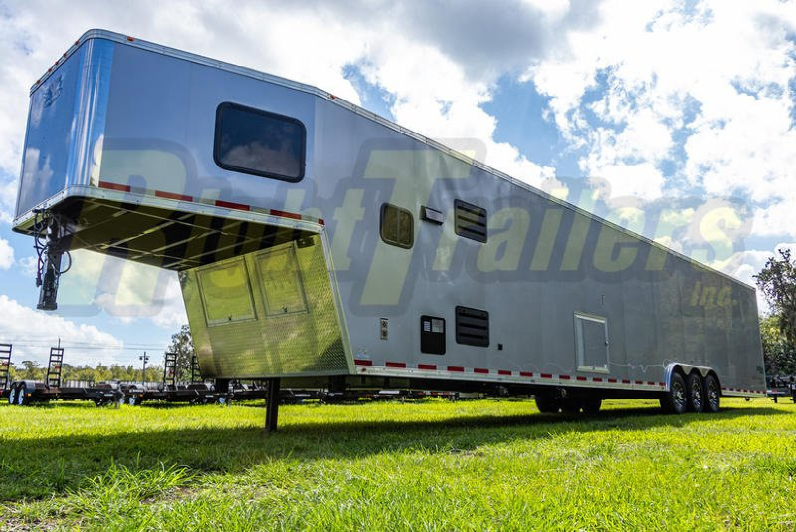 Gooseneck Trailer photo 9