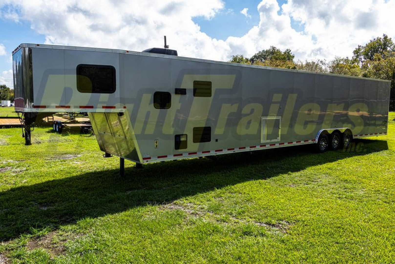 Gooseneck Trailer photo 6