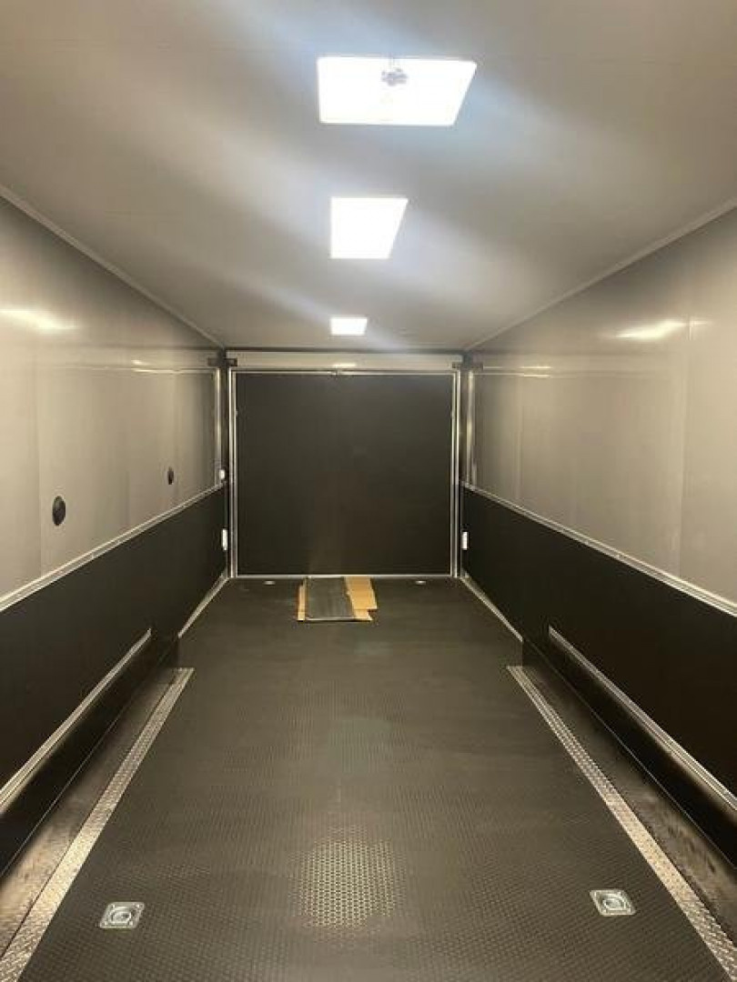 New 8.5x50 Vintage Race Trailer