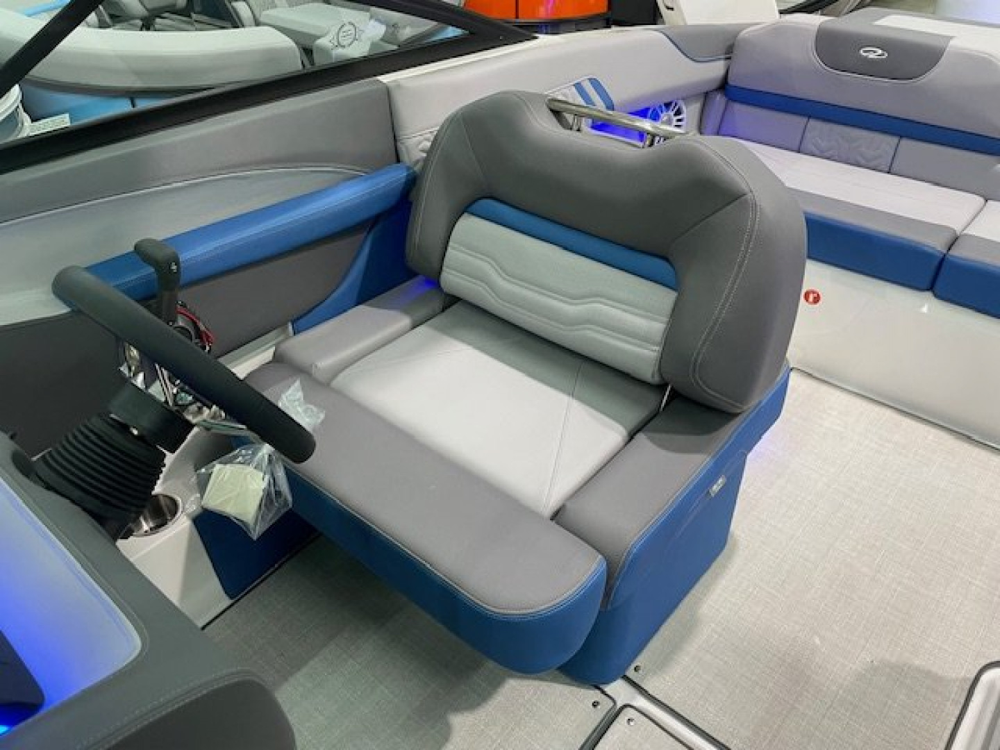 New 2025 Regal Boats LS2 SURF ULITMATE Surf Boat