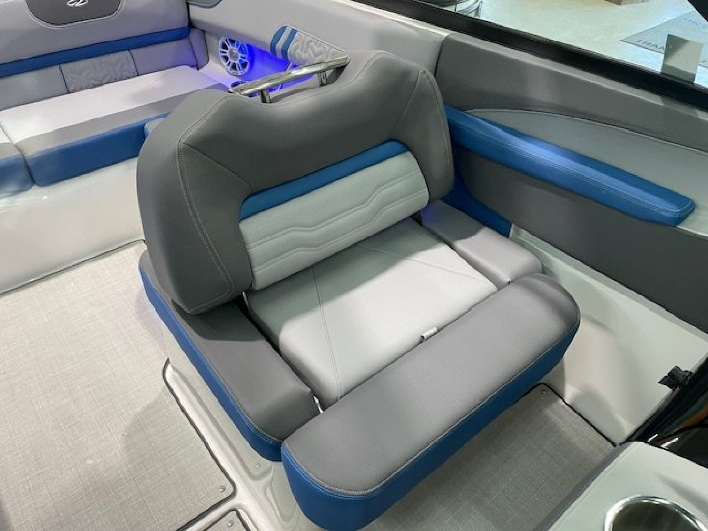 New 2025 Regal Boats LS2 SURF ULITMATE Surf Boat