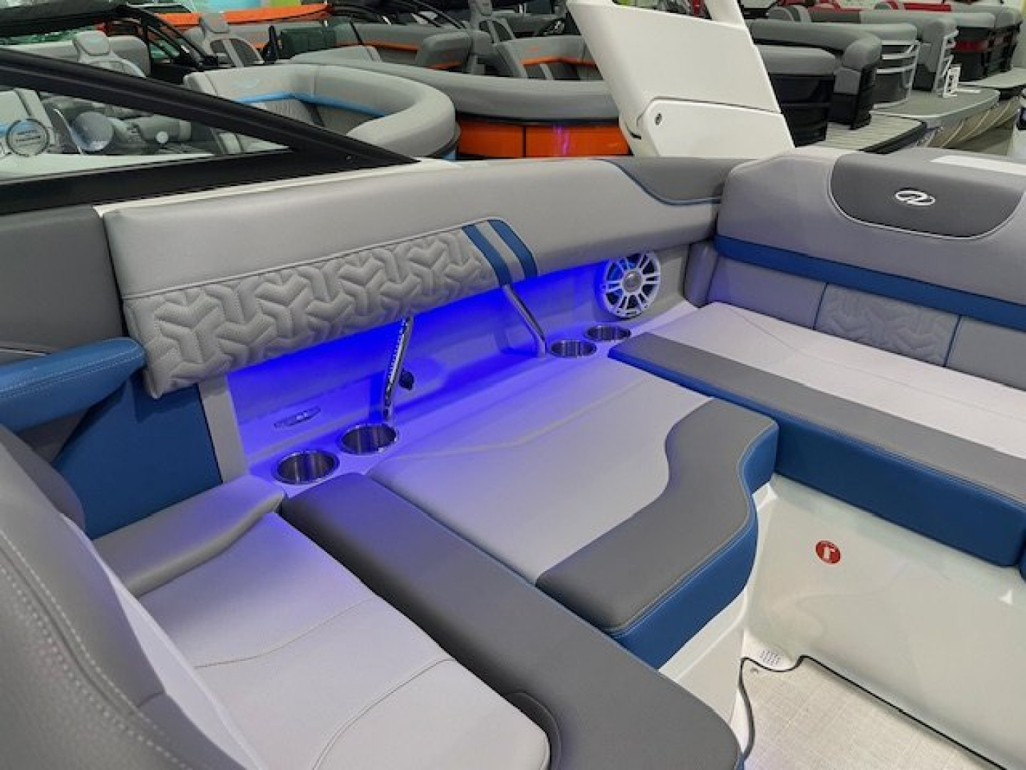 New 2025 Regal Boats LS2 SURF ULITMATE Surf Boat