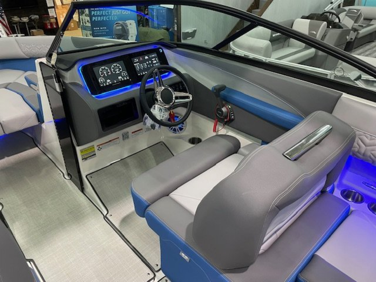 New 2025 Regal Boats LS2 SURF ULITMATE Surf Boat