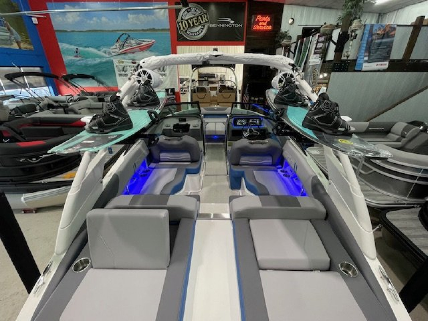 New 2025 Regal Boats LS2 SURF ULITMATE Surf Boat