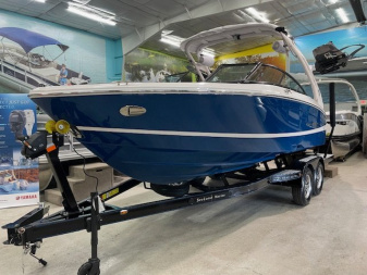 New 2025 Regal Boats LS2 SURF ULITMATE Surf Boat