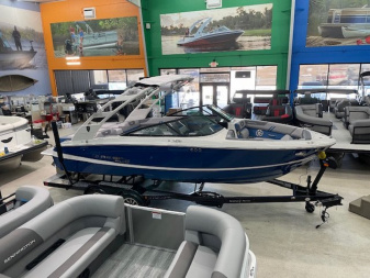 New 2025 Regal Boats LS2 SURF ULITMATE Surf Boat