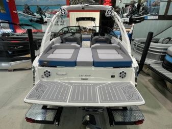 New 2025 Regal Boats LS2 SURF ULITMATE Surf Boat