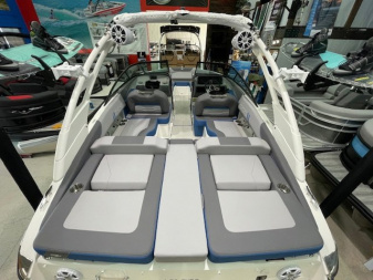 New 2025 Regal Boats LS2 SURF ULITMATE Surf Boat