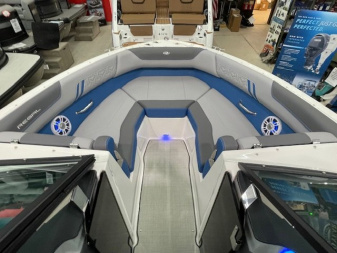 New 2025 Regal Boats LS2 SURF ULITMATE Surf Boat