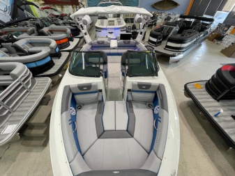 New 2025 Regal Boats LS2 SURF ULITMATE Surf Boat