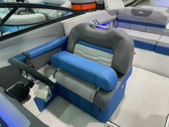 New 2025 Regal Boats LS2 SURF ULITMATE Surf Boat