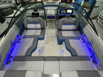 New 2025 Regal Boats LS2 SURF ULITMATE Surf Boat