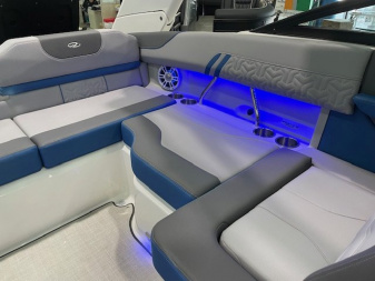 New 2025 Regal Boats LS2 SURF ULITMATE Surf Boat