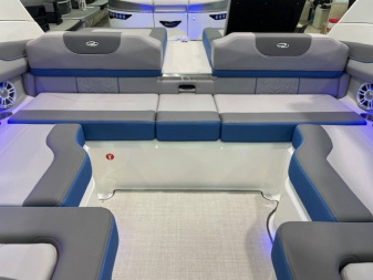 New 2025 Regal Boats LS2 SURF ULITMATE Surf Boat