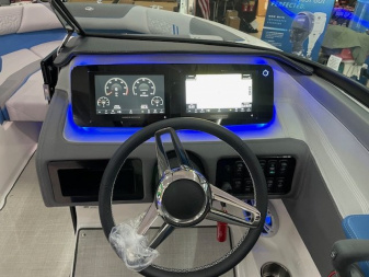 New 2025 Regal Boats LS2 SURF ULITMATE Surf Boat