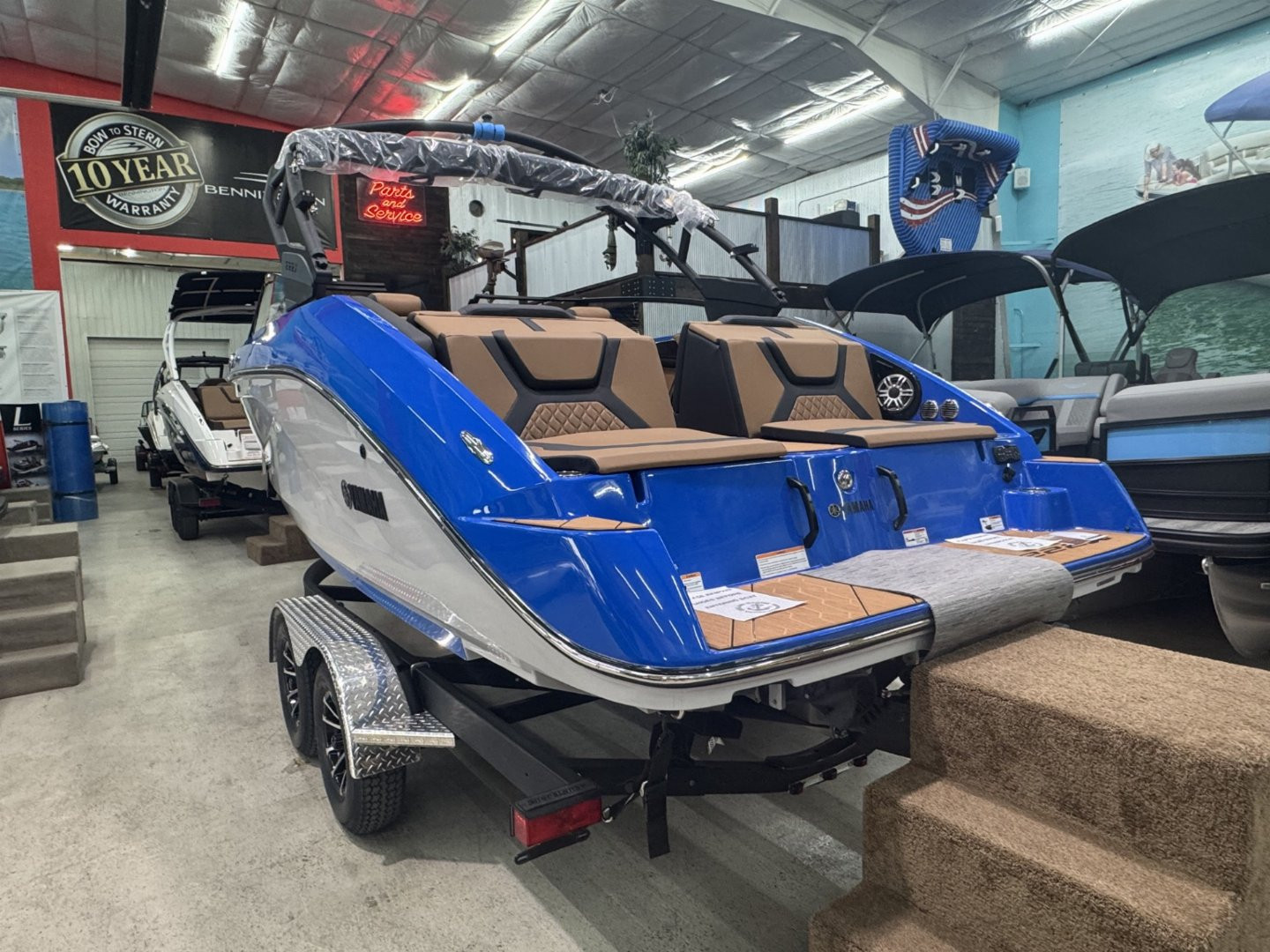 New 2025 Yamaha Boats 222 XE Jet Boat Wake Series