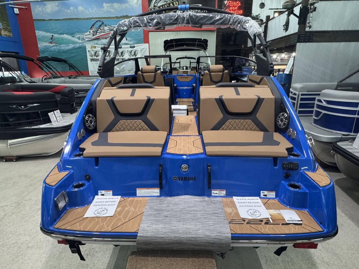 New 2025 Yamaha Boats 222 XE Jet Boat Wake Series