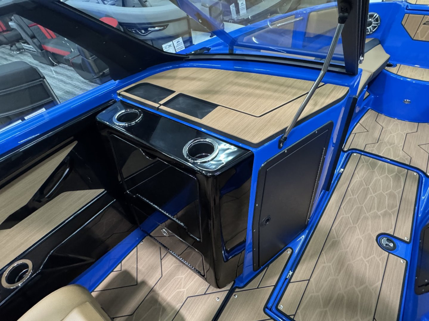 New 2025 Yamaha Boats 222 XE Jet Boat Wake Series