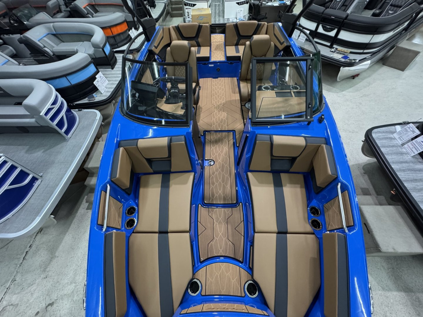 New 2025 Yamaha Boats 222 XE Jet Boat Wake Series