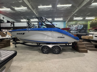 New 2025 Yamaha Boats 222 XE Jet Boat Wake Series