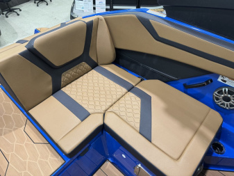 New 2025 Yamaha Boats 222 XE Jet Boat Wake Series