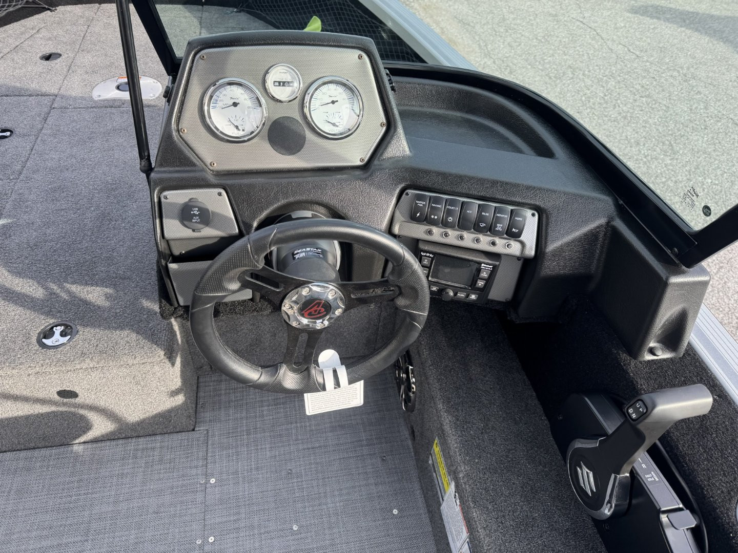 New 2024 Alumacraft Competitor 185 FSX Fishing Boat